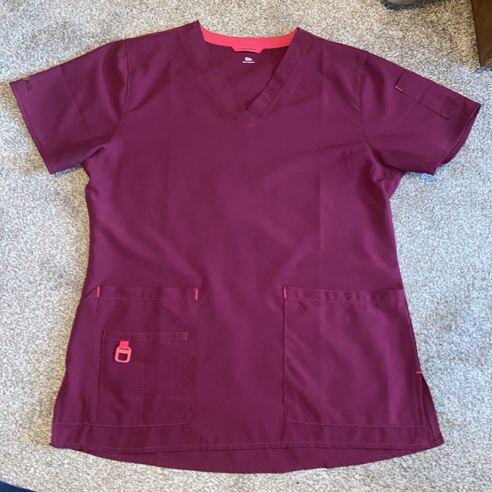 Carhartt scrub top